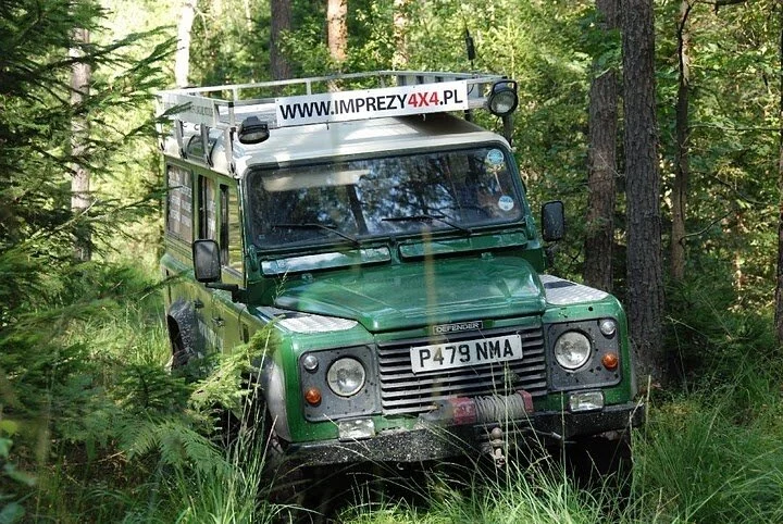 Samochód terenowy — ilustracja oferty